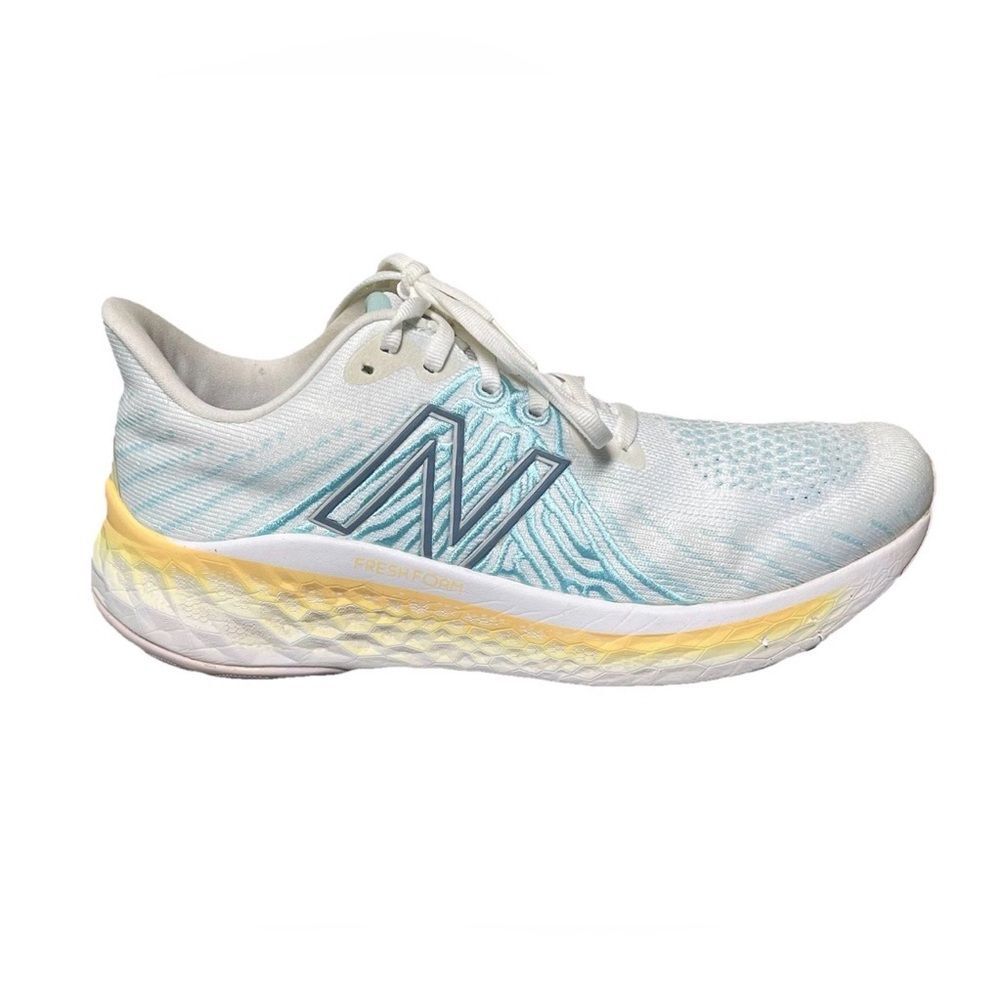 New Balance Fresh Foam X Vongo v5 Woman's White Running Shoes Size 9B